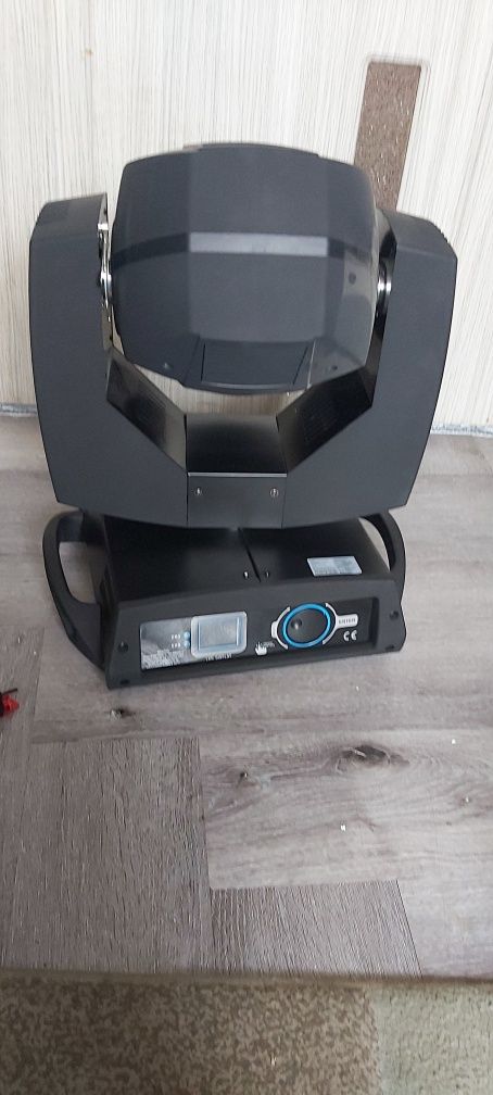 Proiector multicolor cu cap mobil Beam 230 w 16/20 canale DMX nou preț