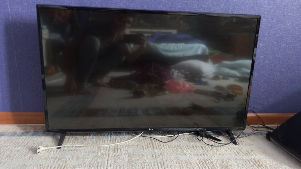 Продам Телевизор LG
