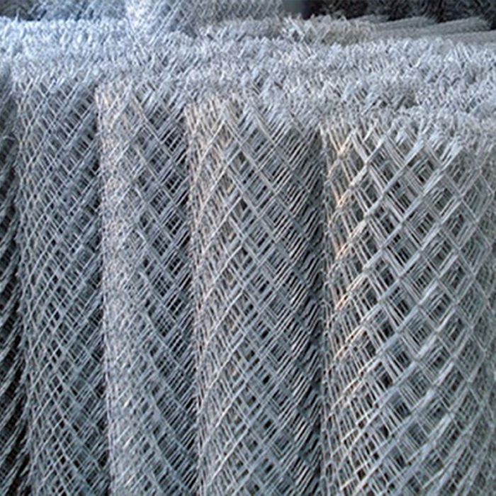 Realizăm garduri din plasă sul