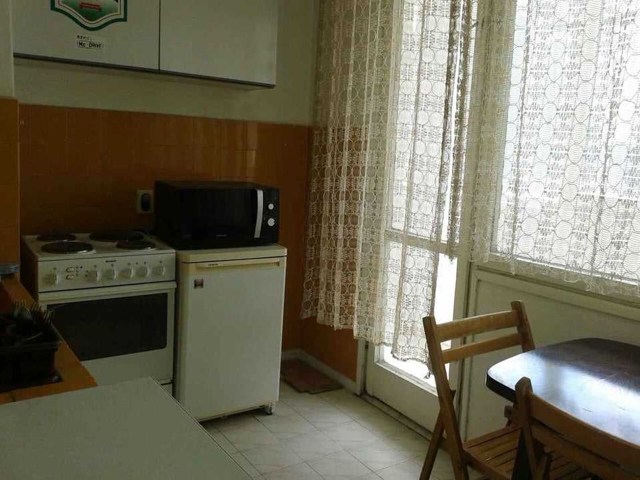 Дава се под наем Едностаен апартамент в Бургас, Зорница - 40 кв.м за 135 € - Снимка #1