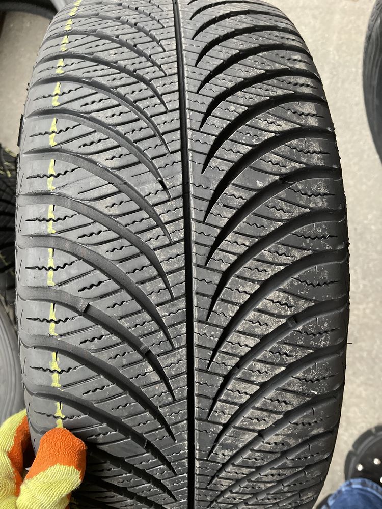 4 anvelope M+S 215/50/17 Goodyear ca noi