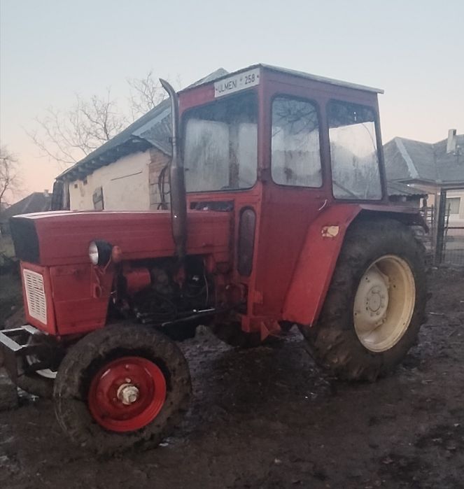 Vând tractor u 550