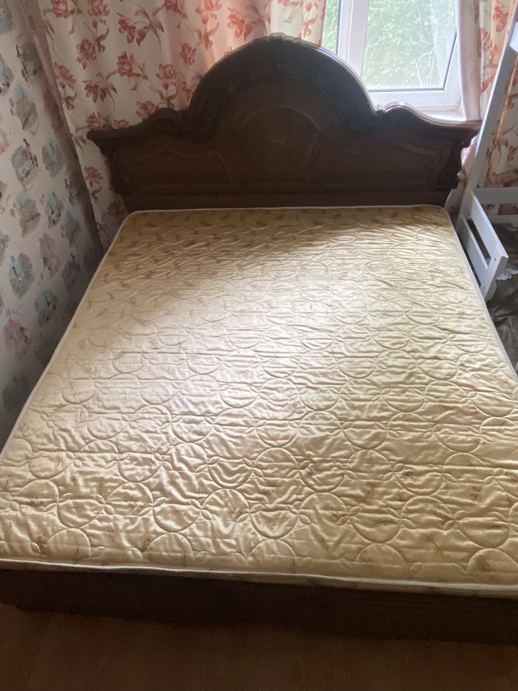 Продам двухспальную кровать