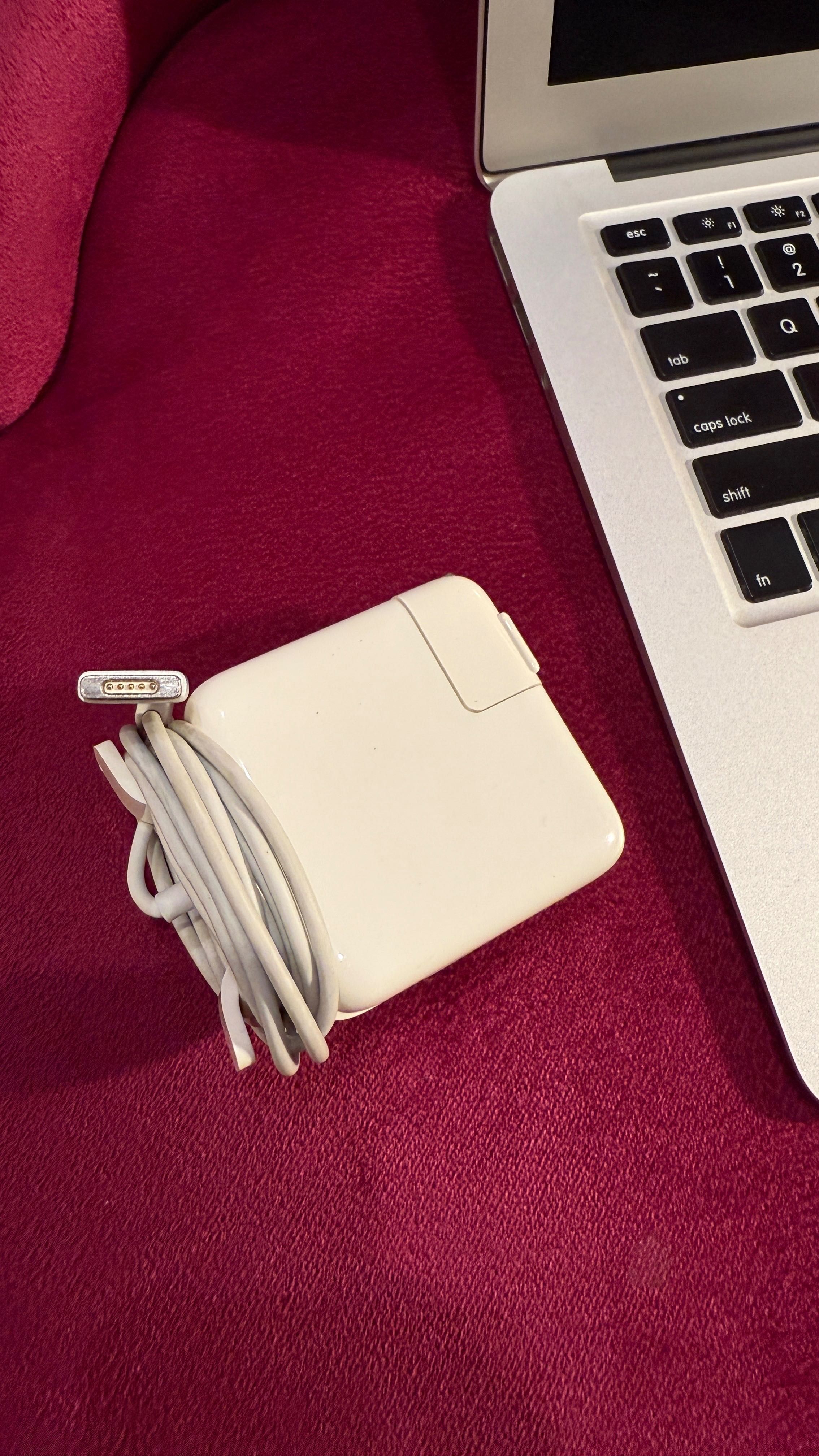 Laptop Apple Macbook Air Early 2015 A1466 I5 4GB 128GB argintiu gri
