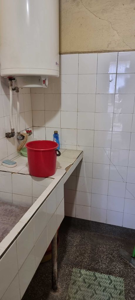 Продава се Четиристаен апартамент в Разград, Център - 100 кв.м за 918 €/кв.м - Снимка #8