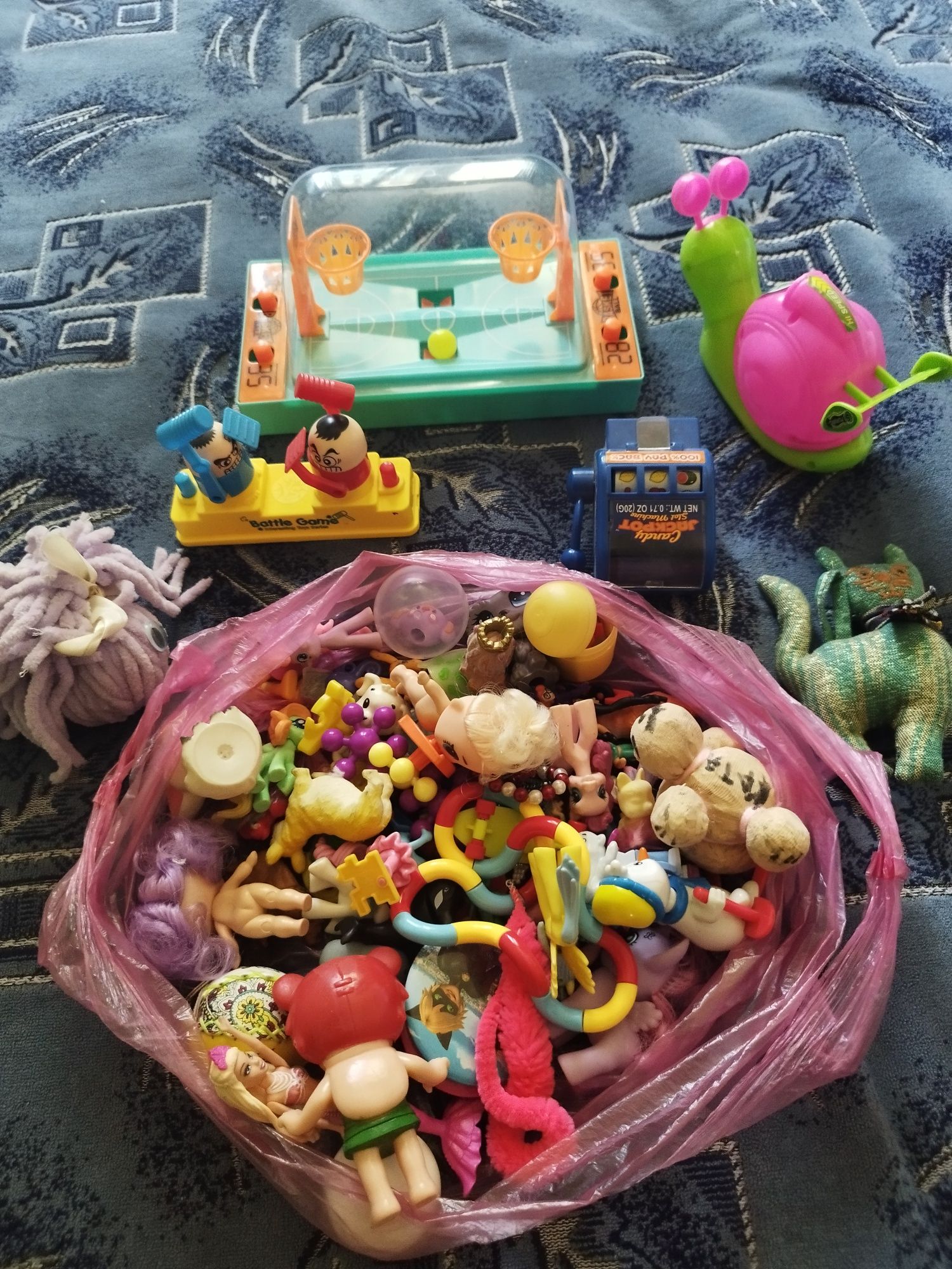 Продам игрушки разные