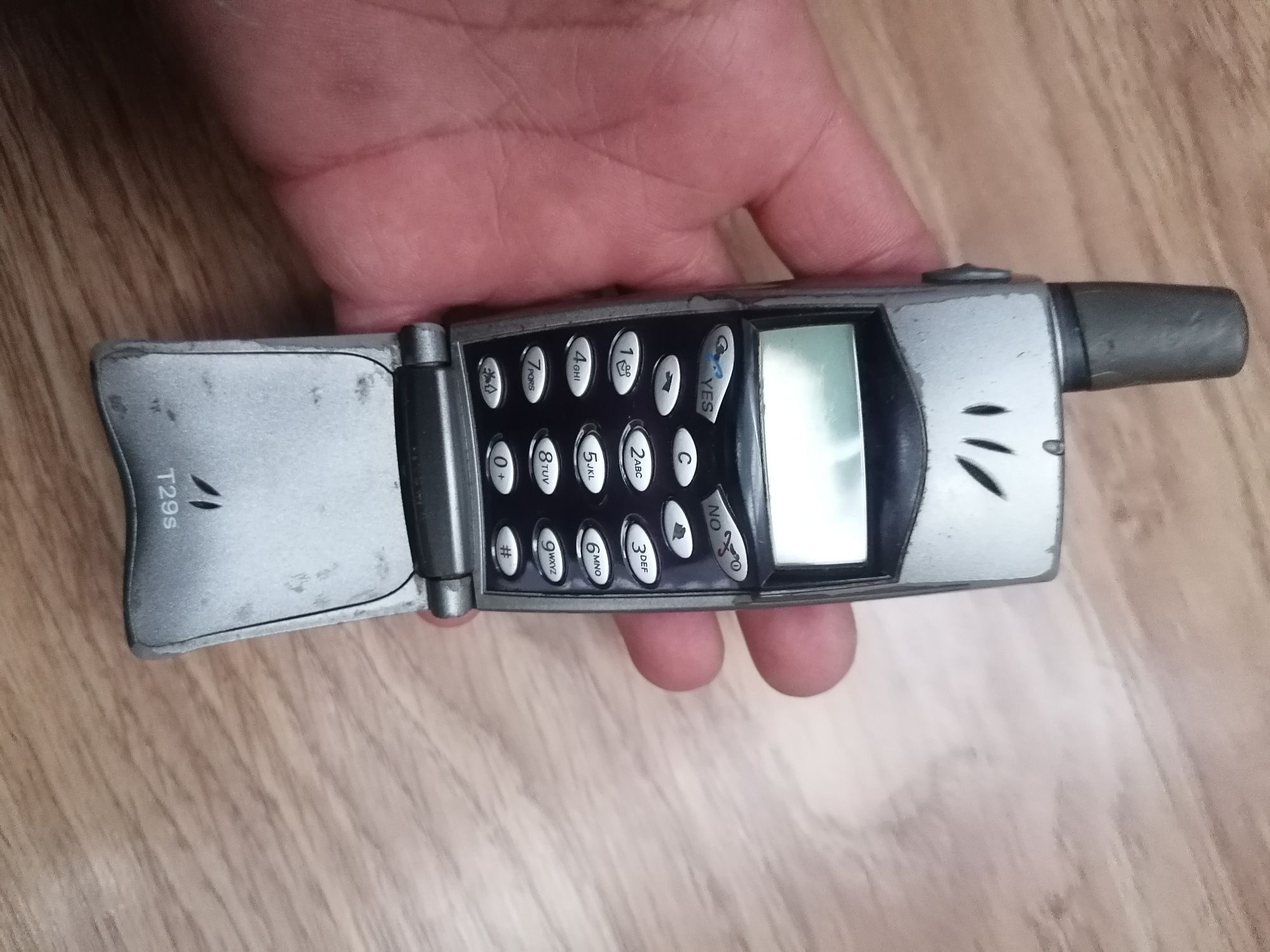 Sony Ericsson t29