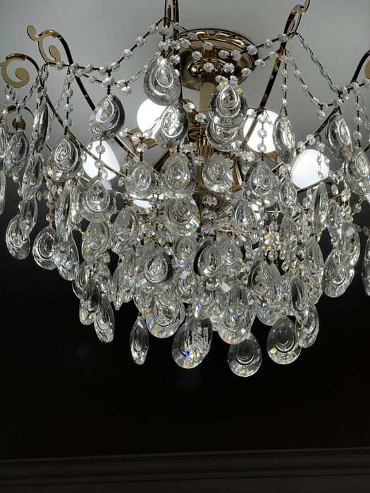 Продается люстра