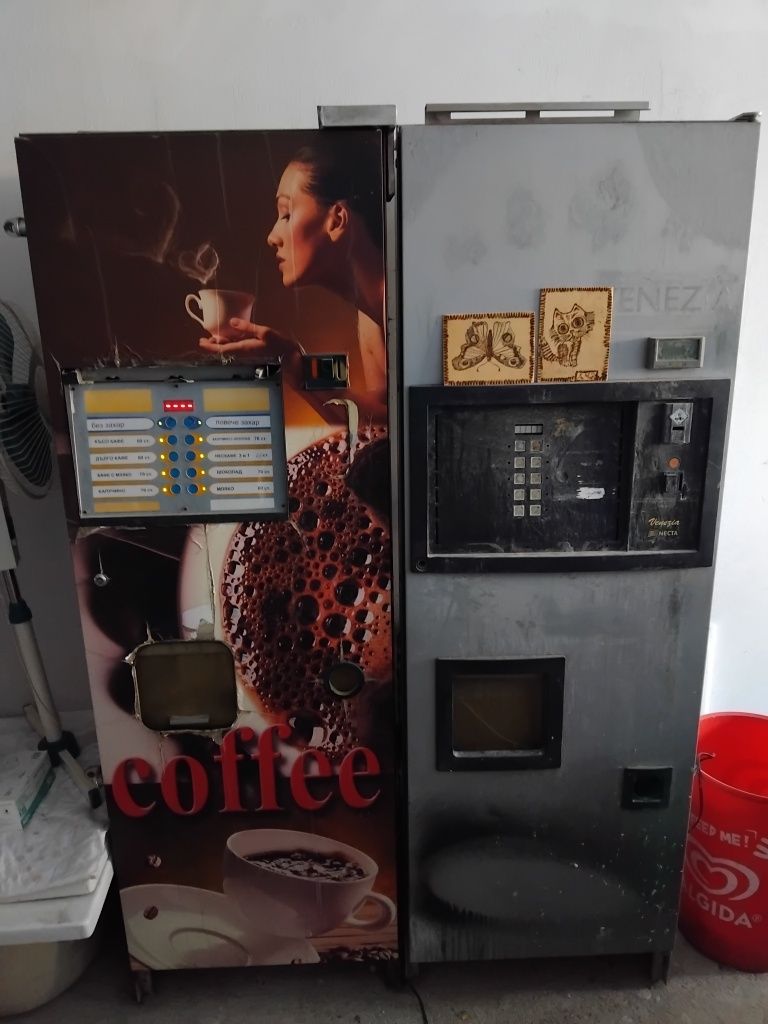 2 броя кафе  автомати Зануси