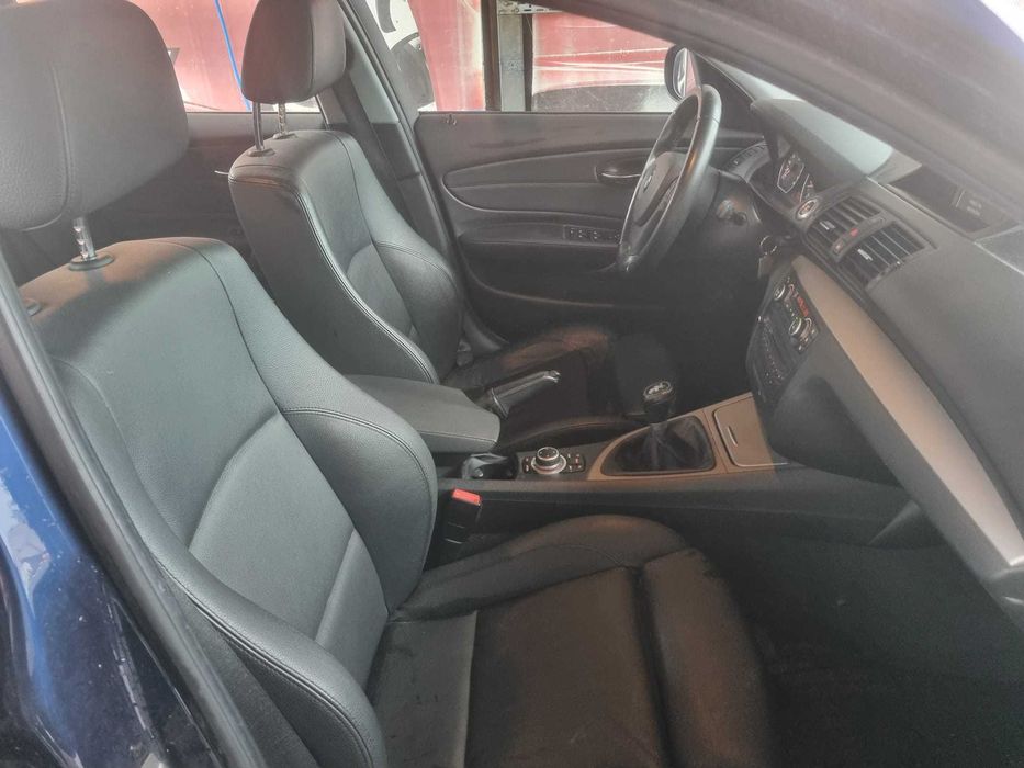 BMW Seria 1 • 2011 • 2.0 benzină • 126.728 km • Pachet M interior