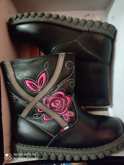 Продам сапоги угги для девочки