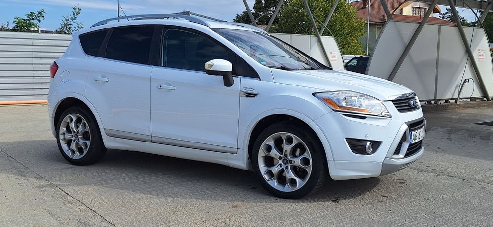 Ford Kuga Titaniu