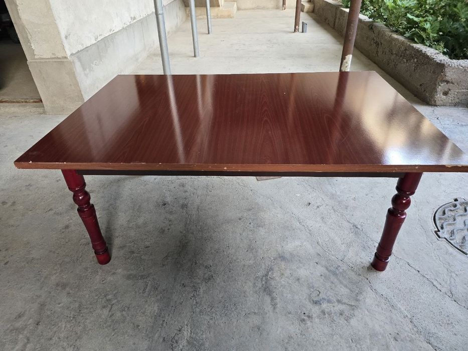 Продаётся стол б/у