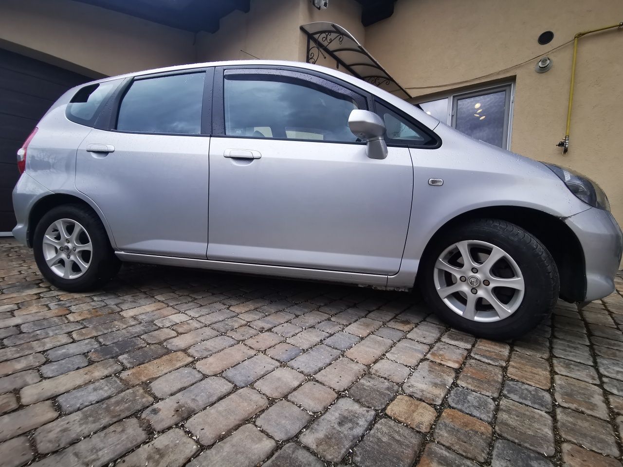 Honda Jazz 1.2    2800 Euro