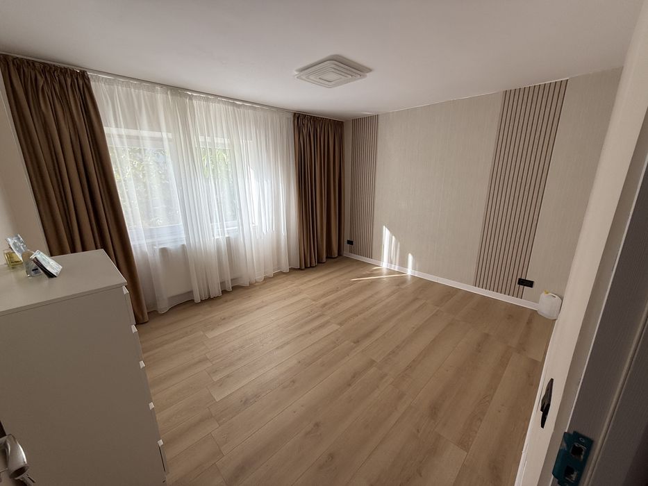 Apartament 4 Camere Renovat