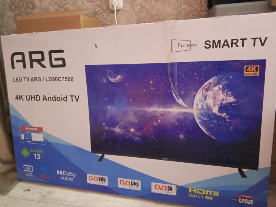 Новый большой  Смарт телевизор