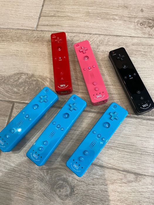 Nintendo Wii MotionPlus – (Roșu, Roz, Albastru)