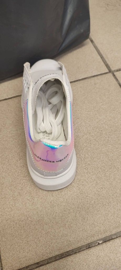 Adidași măsură 38