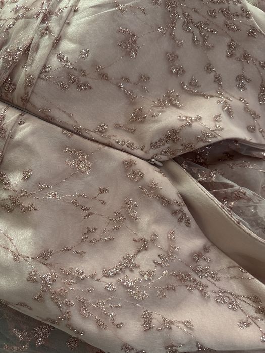 Офицялна дамска рокля