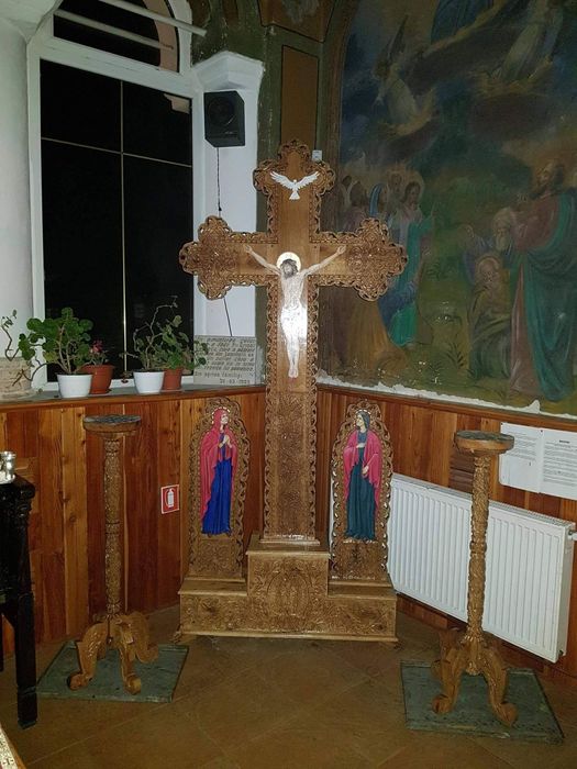 Cruce altar din lemn masiv