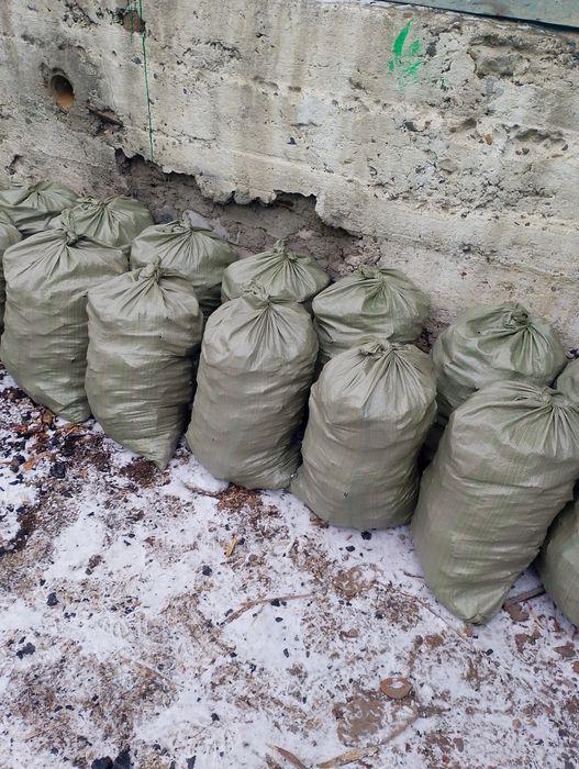 Уголь дрова в мешках