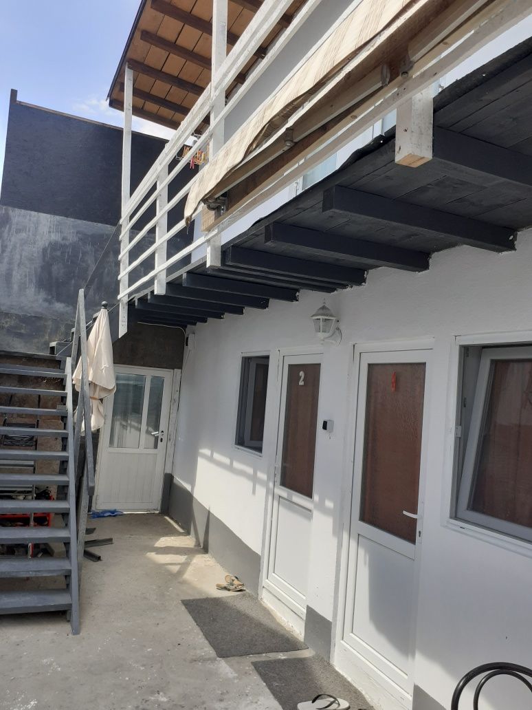 Casa 12 camere cu bai de vânzare la 5 min de mare (mers pe jos)