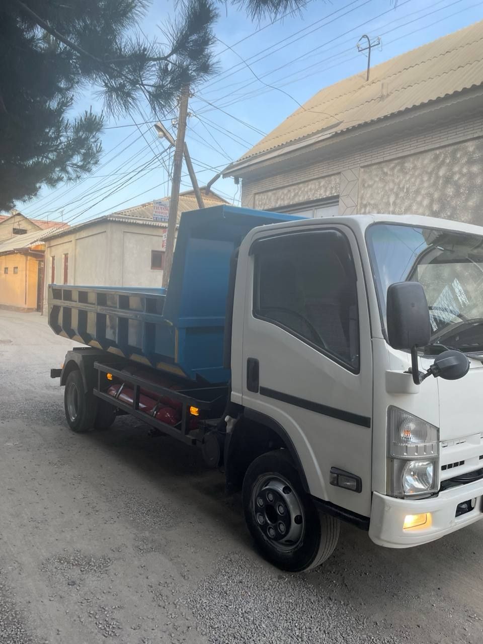 Isuzu samasval 2008