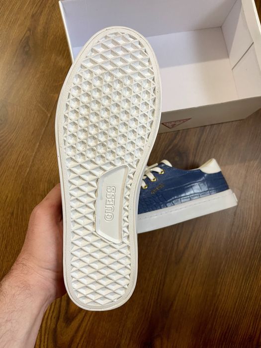 Adidasi / Sneakers Guess Ester