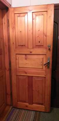 Продам деревянную двойную дверь