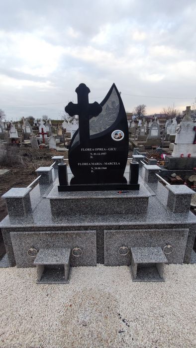 Placari morminte, cruci monumente funerare granit marmura restaurari