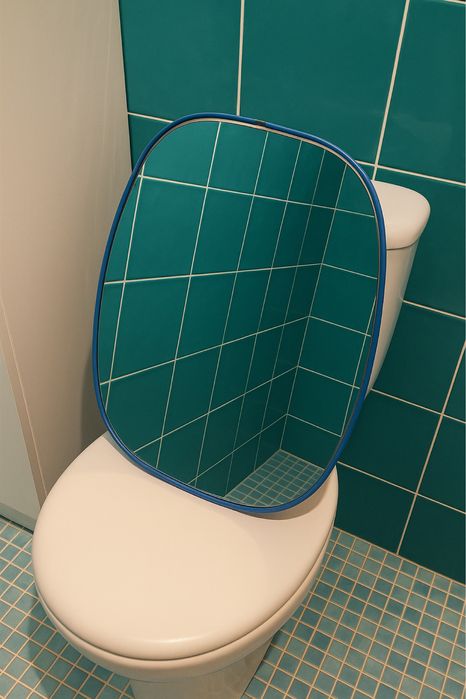 Зеркало для туалета