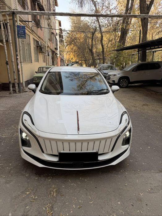 Honqi eqm 5 500 km full kraska toza