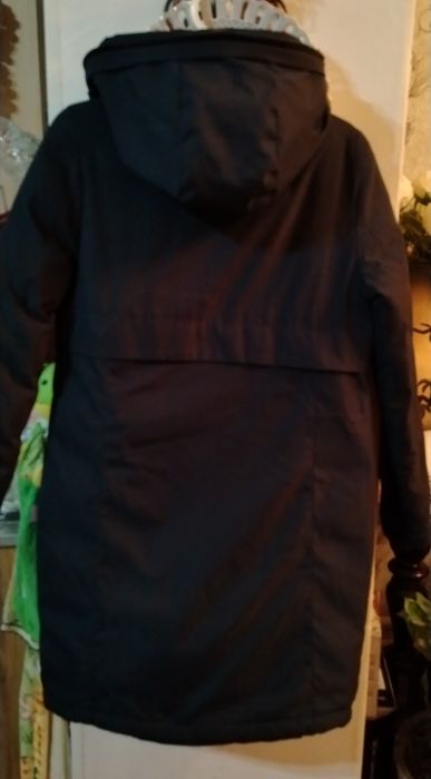 Куртка-пуховик на девочку 12-14 лет.