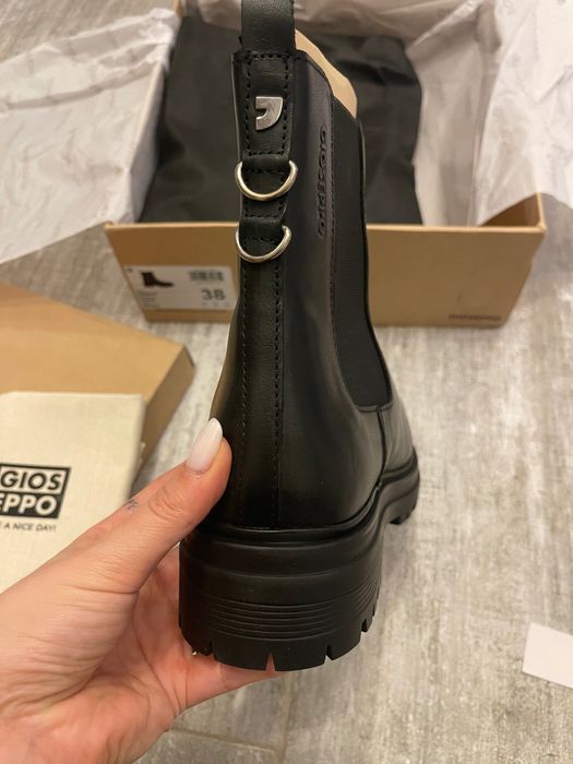 Ghete de piele noi Gioseppo