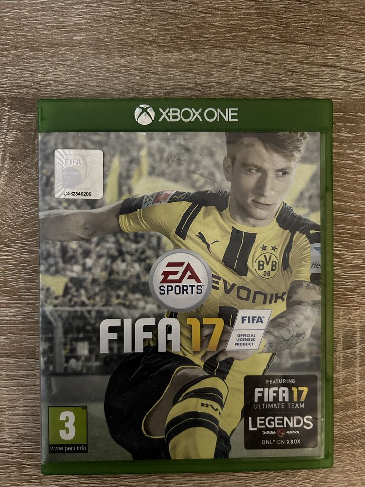 Xbox One S cu 2 controllere si 4 jocuri
