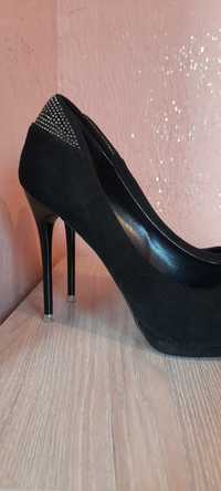 Женские туфли чёрный