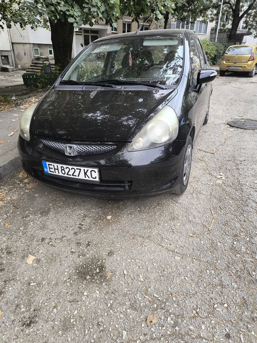 Хонда джаз 2005 година,1,4 мотор 83 коня,модела е фейс лифт,