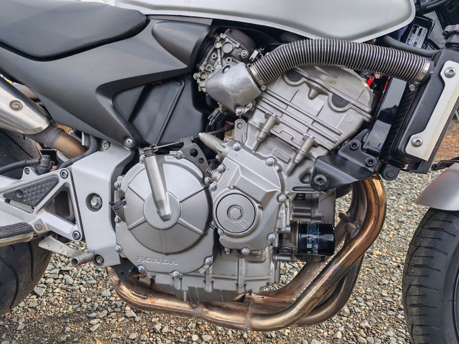 Honda Hornet 600 cmc 2003 cas sau rate