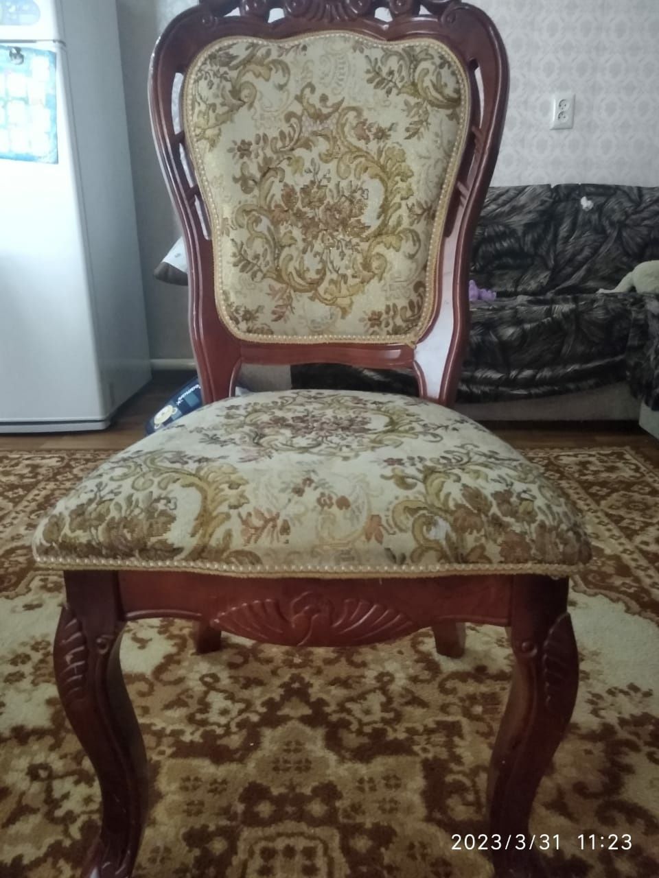 Продам Королевские стулья