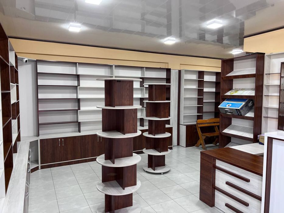 Китоб дукон учун ясалган полкалар