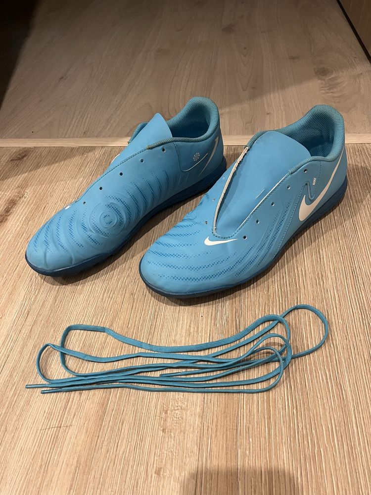 Футболни обувки (стоножки) Nike Phantom GX II