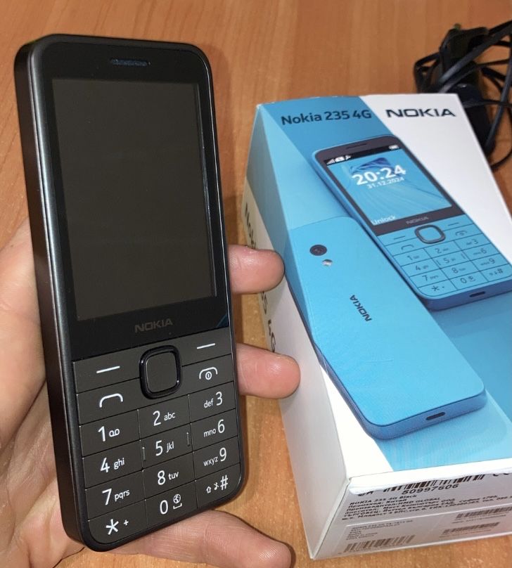 - НОВ - Nokia 235 4G, 2г гаранция