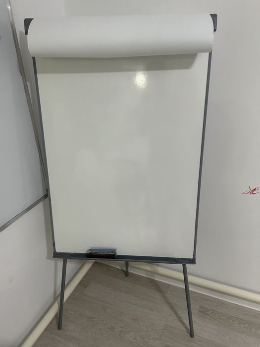 Доска-флипчарт, 70х100см, с треножным штативом, белый, Forofis