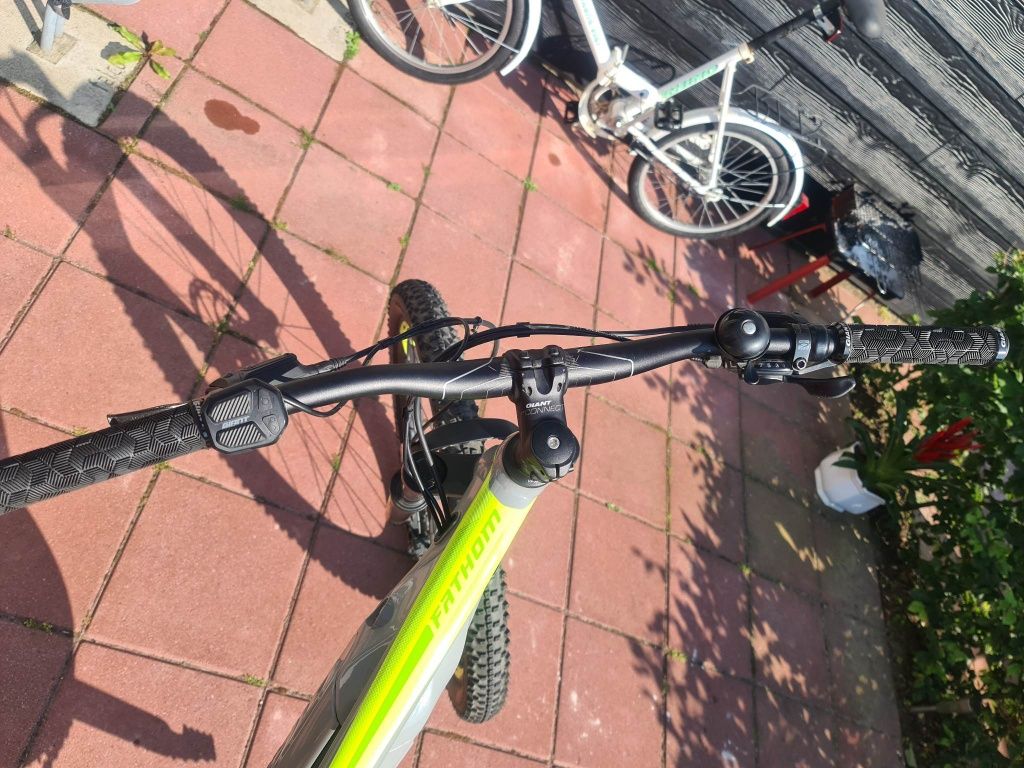 Vănd Bicicletă Giant Fathom Electrică Hibrid!