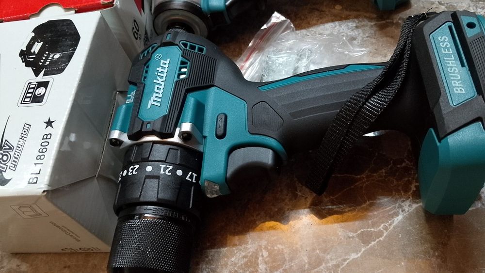 Autofiletanta si impact makita cu 3 baterii de 6a