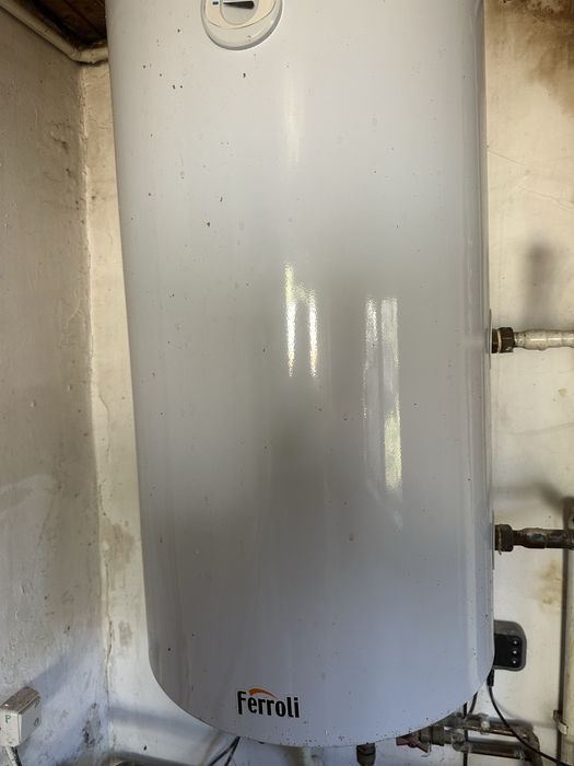 De vanzare centralape lemne  , boiler electric si butoie din lemn