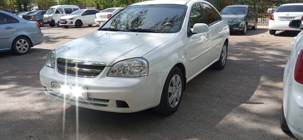 Продаётся Chevrolet Lacetti 1.8