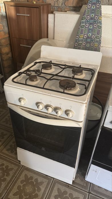 Газовая плита б/у Indesit