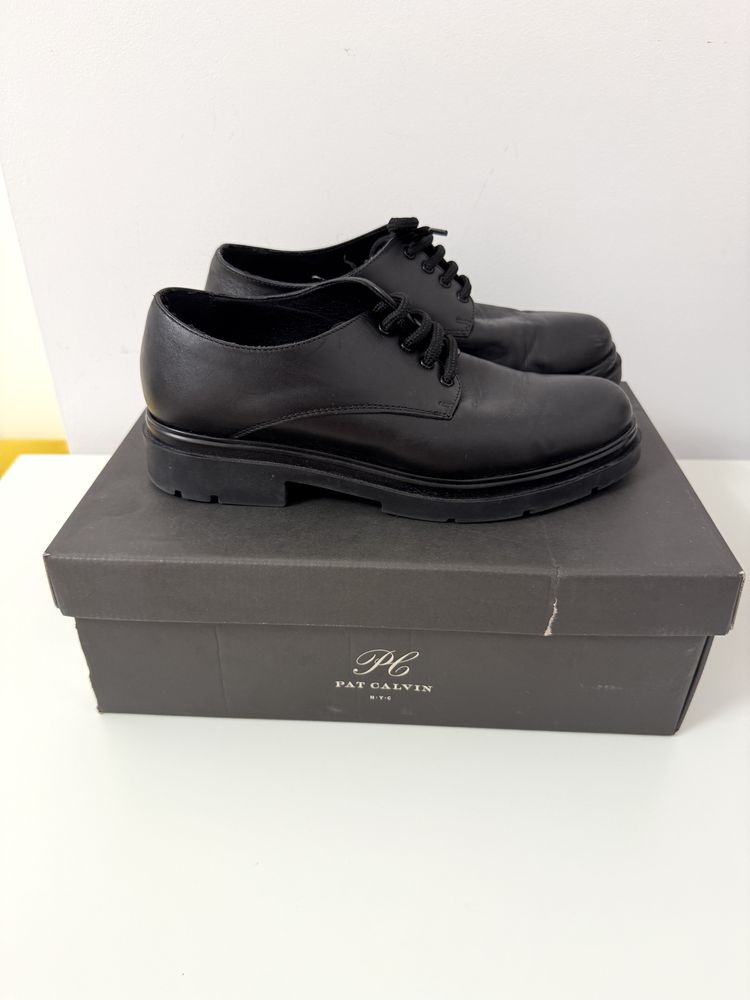 Pantofi negri de piele marime 38