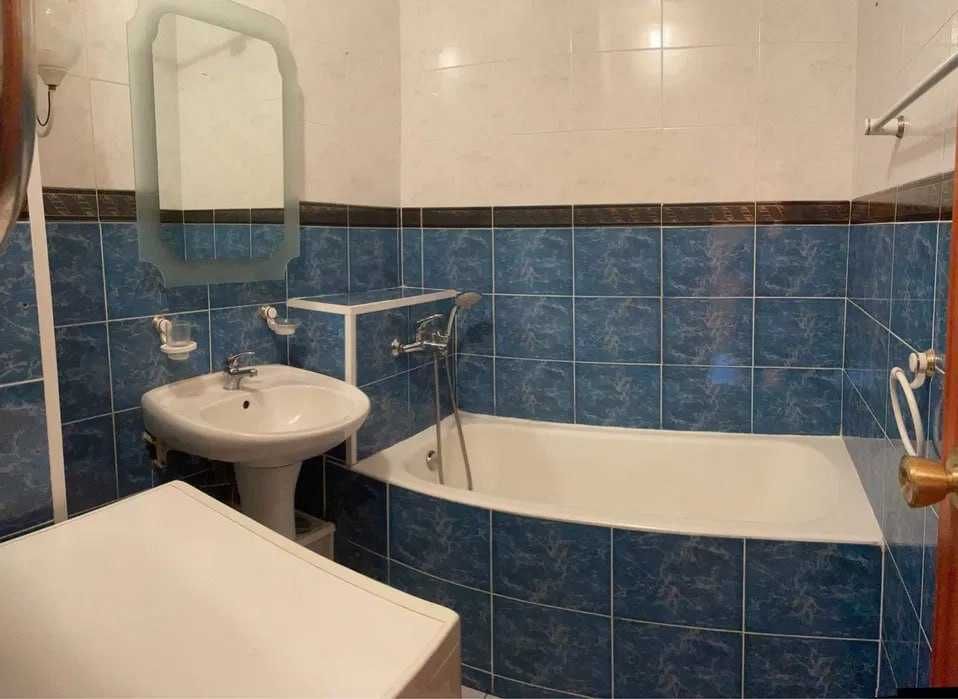 Продаётся 4/6/9 Госпитальный Среднее состояние 97м2 Ор-р: Офис Хуавей